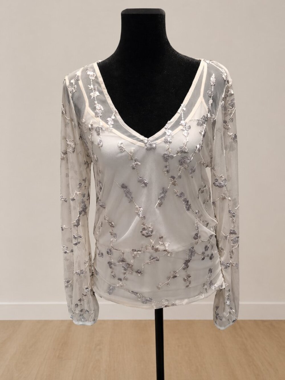 White House Black Market Sheer Floral Embroidered Blouse – Size Small